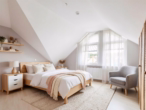 Schlafzimmer_Wohnung 1_OG - (KI generiert) - Vielseitig nutzbares Wohn- und Geschäftshaus mit Umbaumöglichkeiten in Gedern-OT