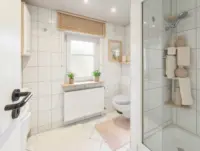 Badezimmer_2. OG - (KI generiert)