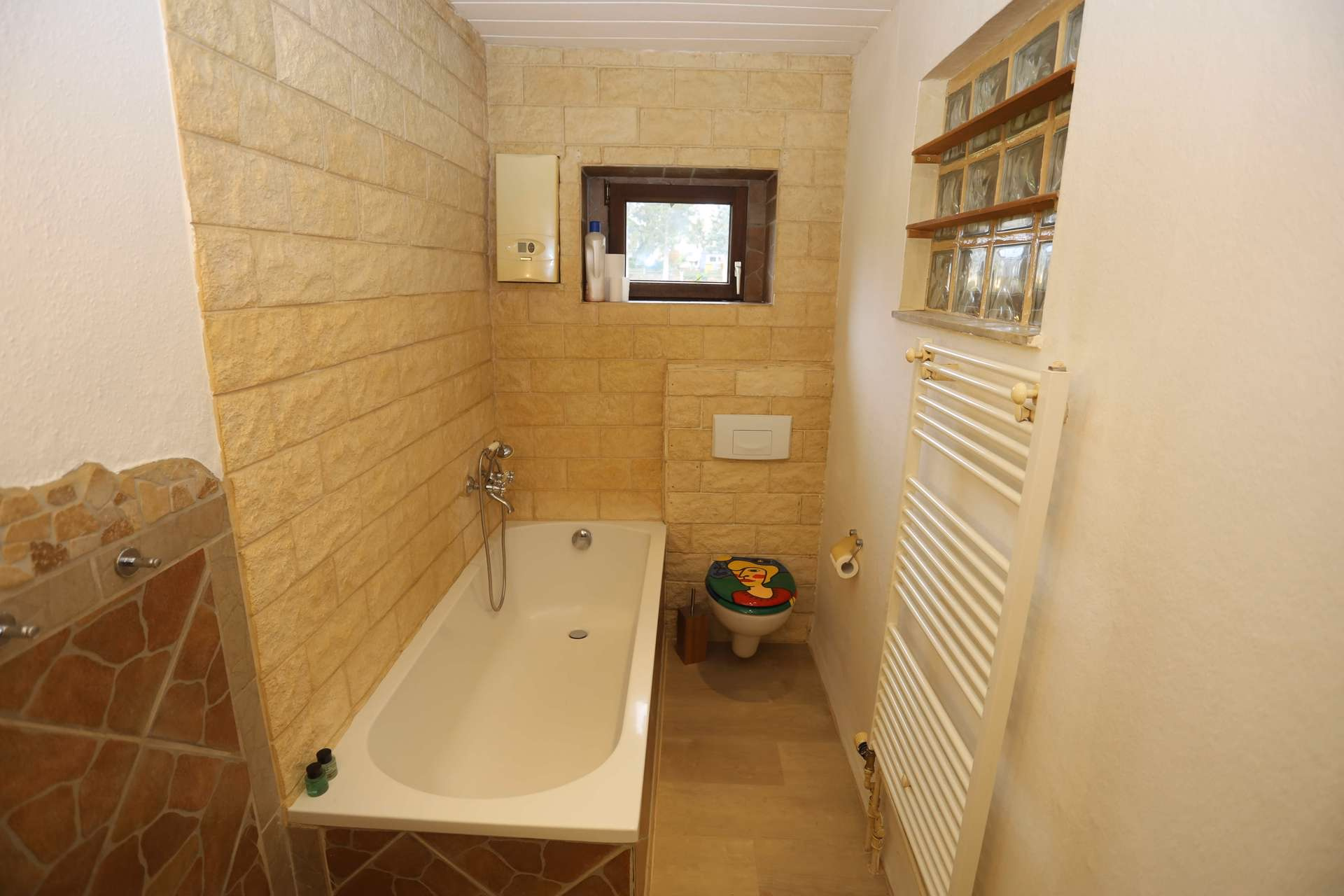 Hinterhaus OG Badezimmer_1