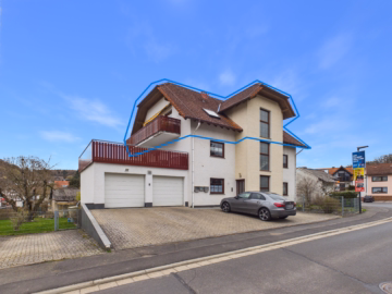 Großzügige Dachgeschosswohnung mit Balkon und viel Licht auf ca. 118 m² in Ranstadt-Bobenhausen, 63691 Ranstadt, Dachgeschoss