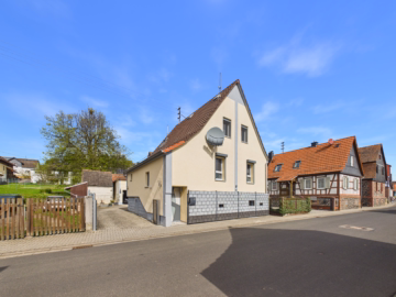 Einziehen und wohlfühlen – kompaktes Zuhause mit viel Liebe zum Detail in Ortenberg, 63683 Ortenberg, Einfamilienhaus