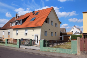 Hochwertig sanierte Doppelhaushälfte mit Garten in Nieder-Florstadt, 61197 Florstadt, Doppelhaushälfte