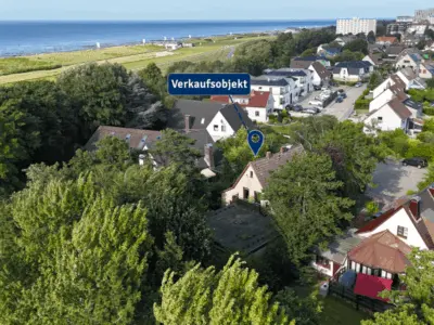 In begehrter Lage direkt hinter dem Deich – charakterstarkes Zweifamilienhaus in Cuxhaven-OT, 27476 Cuxhaven, Zweifamilienhaus