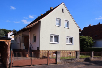 Gepflegtes Einfamilienhaus mit großem Grundstück in Nieder-Florstadt, 61197 Florstadt, Haus