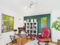 Zimmer der Einliegerwohnung, bzw. Praxis