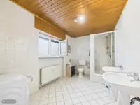 Badezimmer_EG_KI-generiert