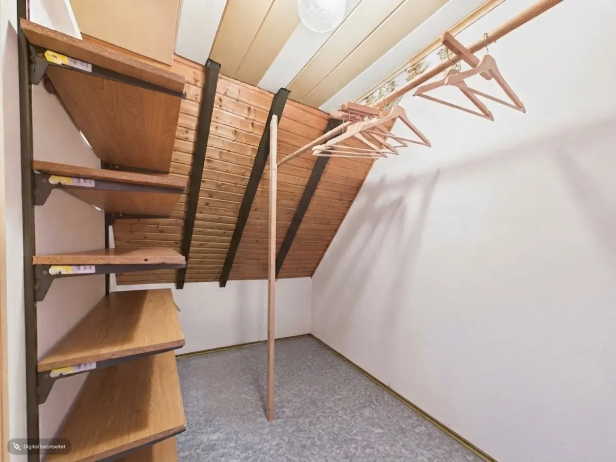 Begehbarer Kleiderschrank_Zimmer 2_DG_KI-genieriert