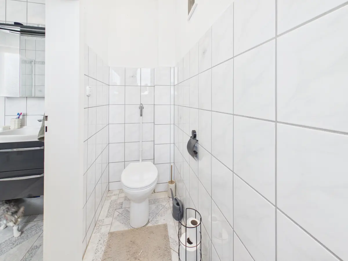WC_VH_DG_FI-1052
