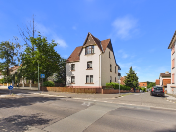 Mehrfamilienhaus mit 6 Einheiten, Charme und attraktiven Entwicklungsmöglichkeiten in Friedberg, 61169 Friedberg (Hessen), Mehrfamilienhaus