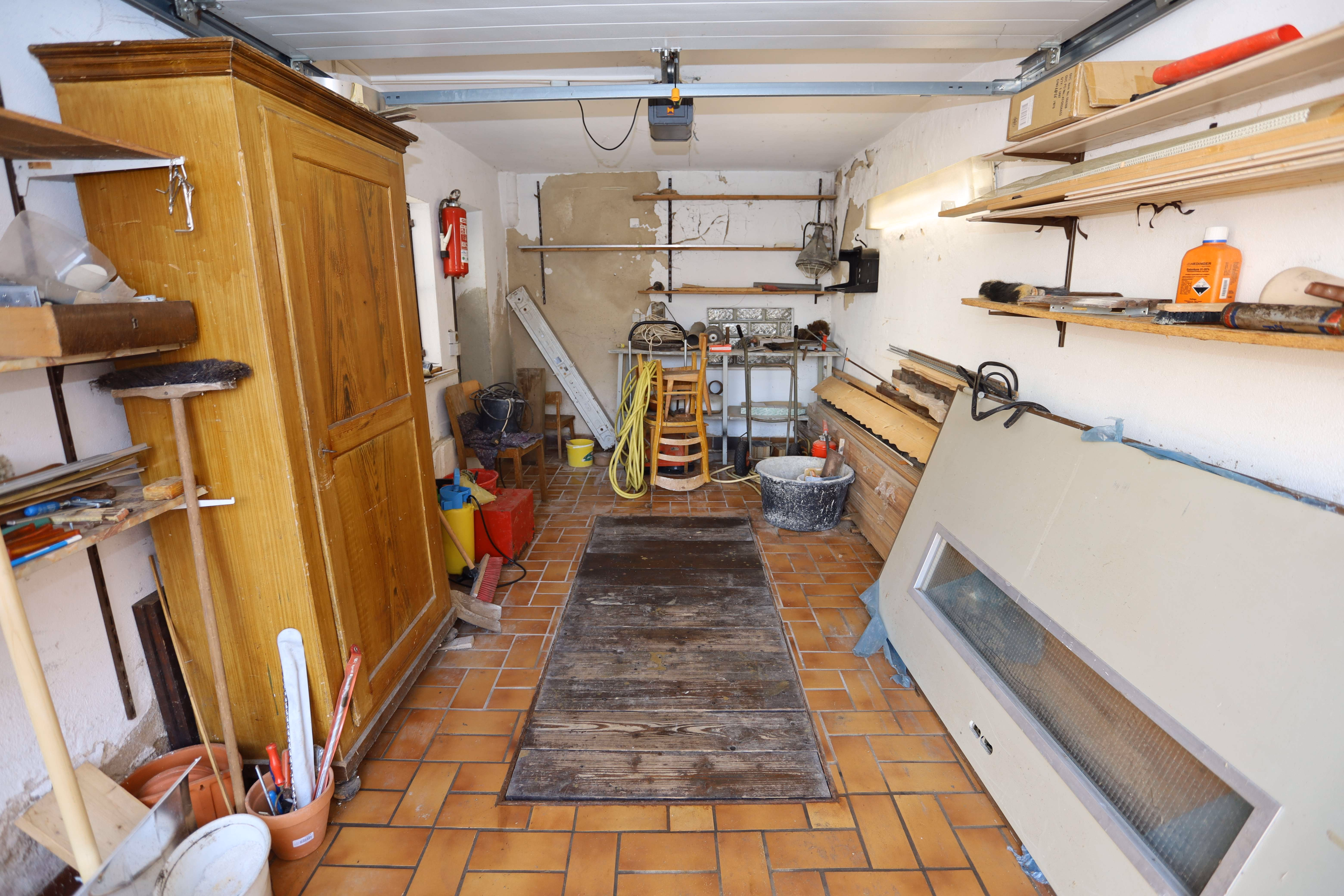 Garage mit Grube