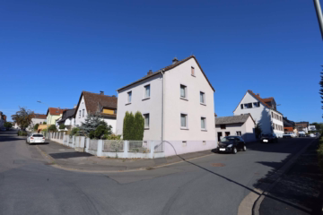 Freistehendes Einfamilienhaus mit Eckgrundstück in Karben-Kloppenheim, 61184 Karben, Einfamilienhaus