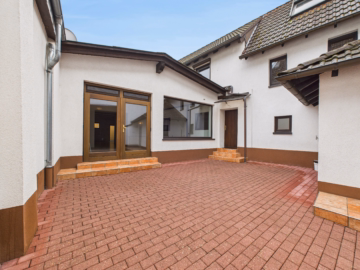 Einzigartiges Wohn- und Gewerbeensemble mit flexiblen Wohnkonzepten in Ober-Mörlen, 61239 Ober-Mörlen, Einfamilienhaus