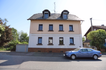 Freistehendes Dreifamilienhaus mit Eckgrundstück in Friedberg OT, 61169 Friedberg, Mehrfamilienhaus