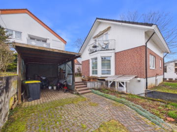 Charmantes Einfamilienhaus mit Carport in ruhiger Lage von Limeshain-Himbach, 63694 Limeshain, Einfamilienhaus
